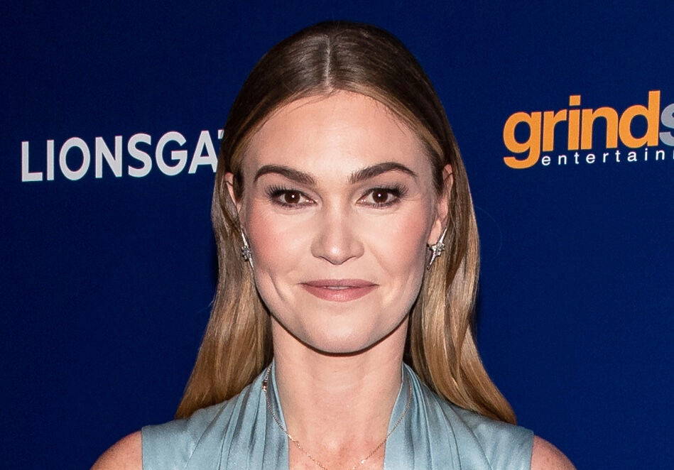 Julia Stiles 2025